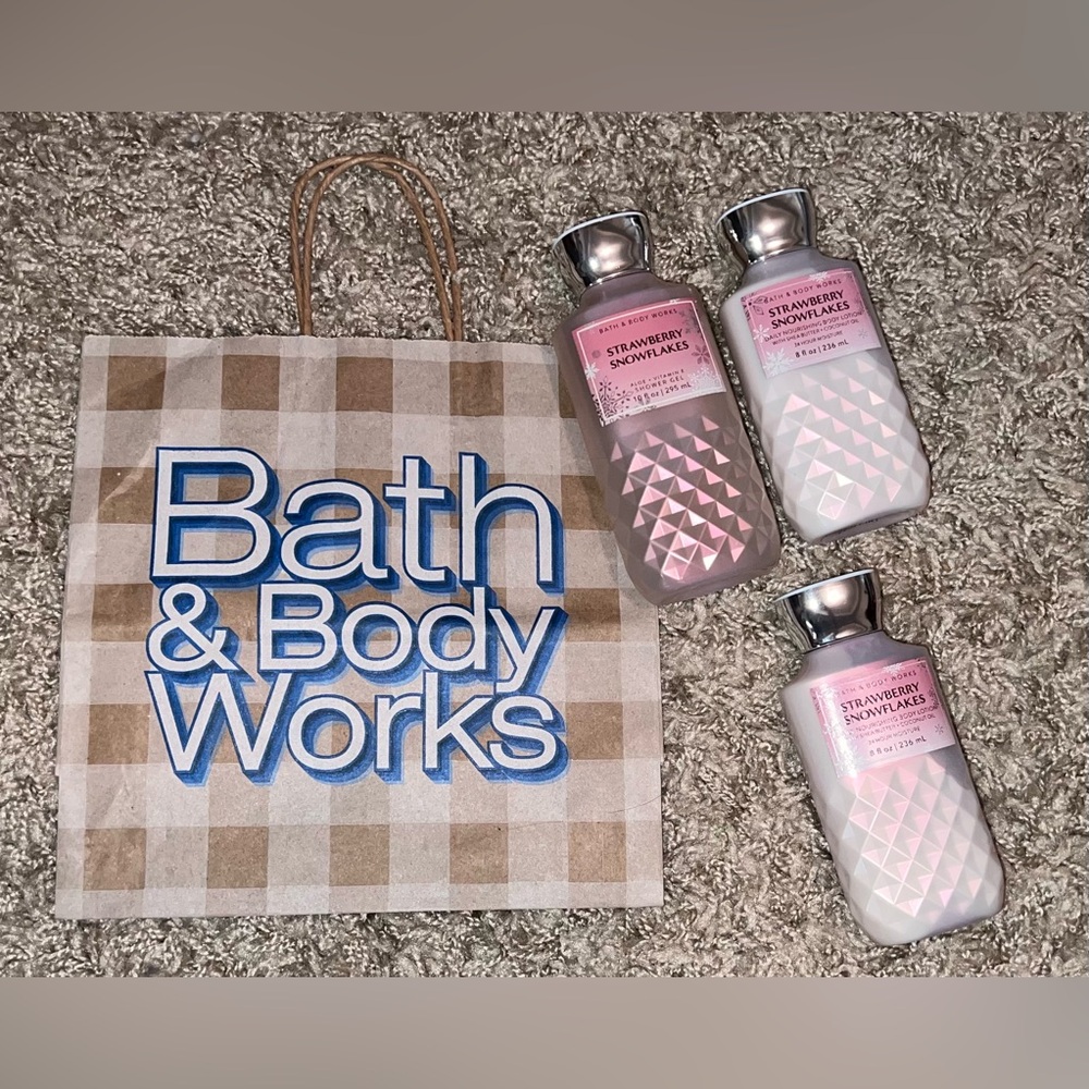 New!! Lot of (3) Bath & Body Works Strawberry Snowflakes Fragrance Bundle